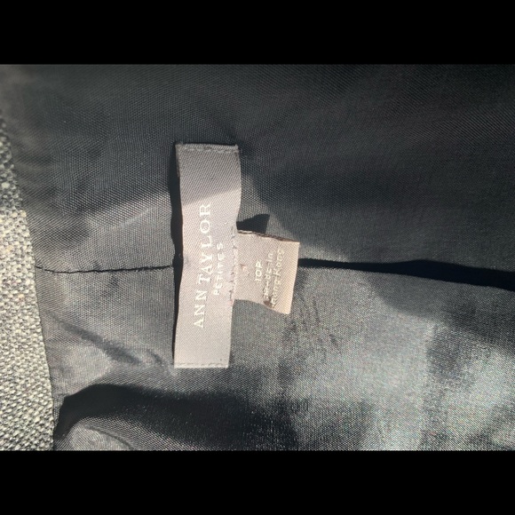ANN TAYLOR suit skirt and blazer included - Picture 11 of 11